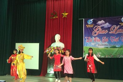 Giao lưu " Là con gái thật tuyệt"